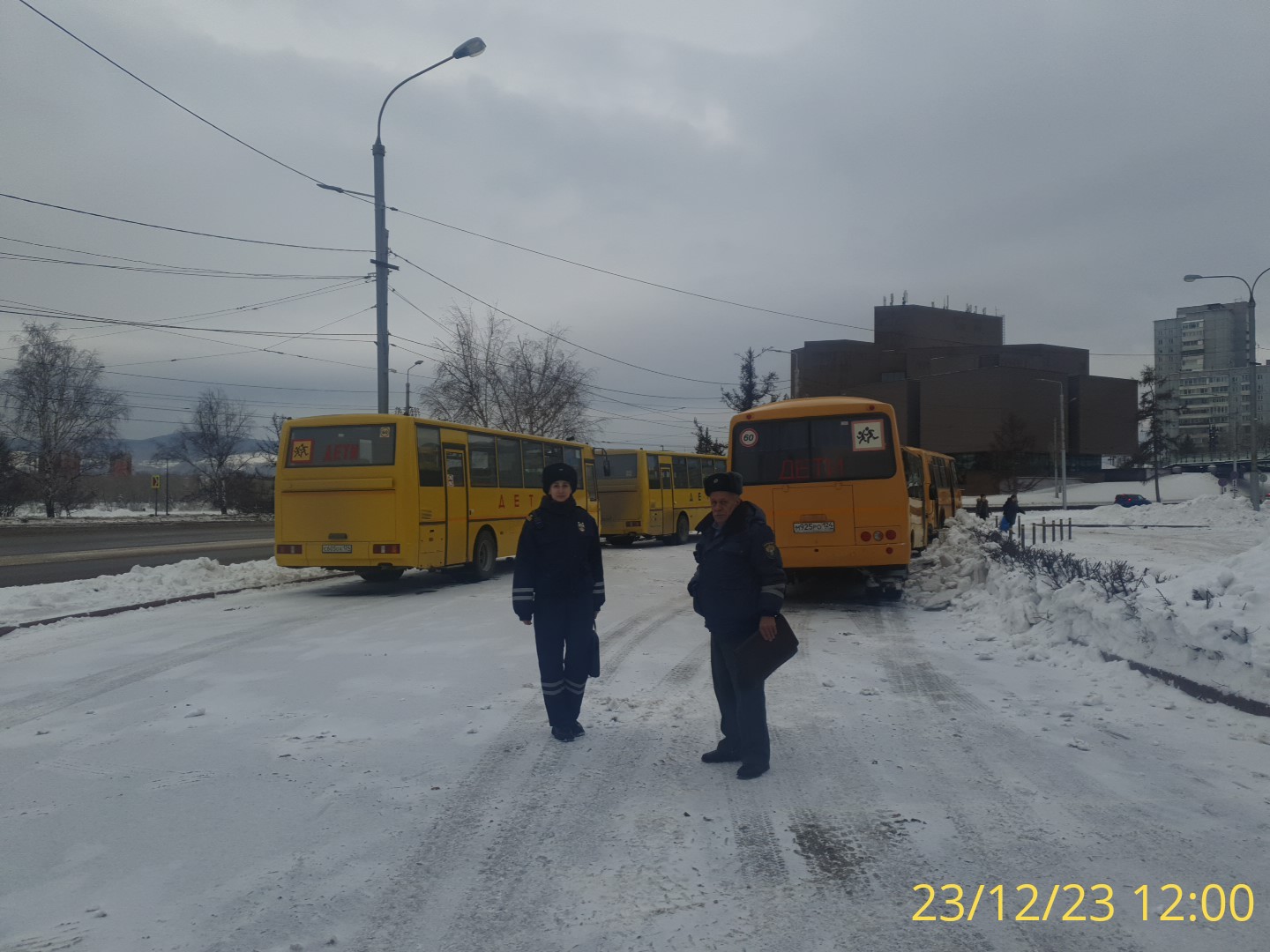 Губернаторская елка в г. Красноярске - проведен рейд ТОГАДН Красноярским